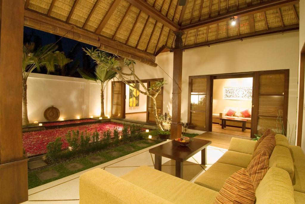 Ellora Villa Sanur Rum bild