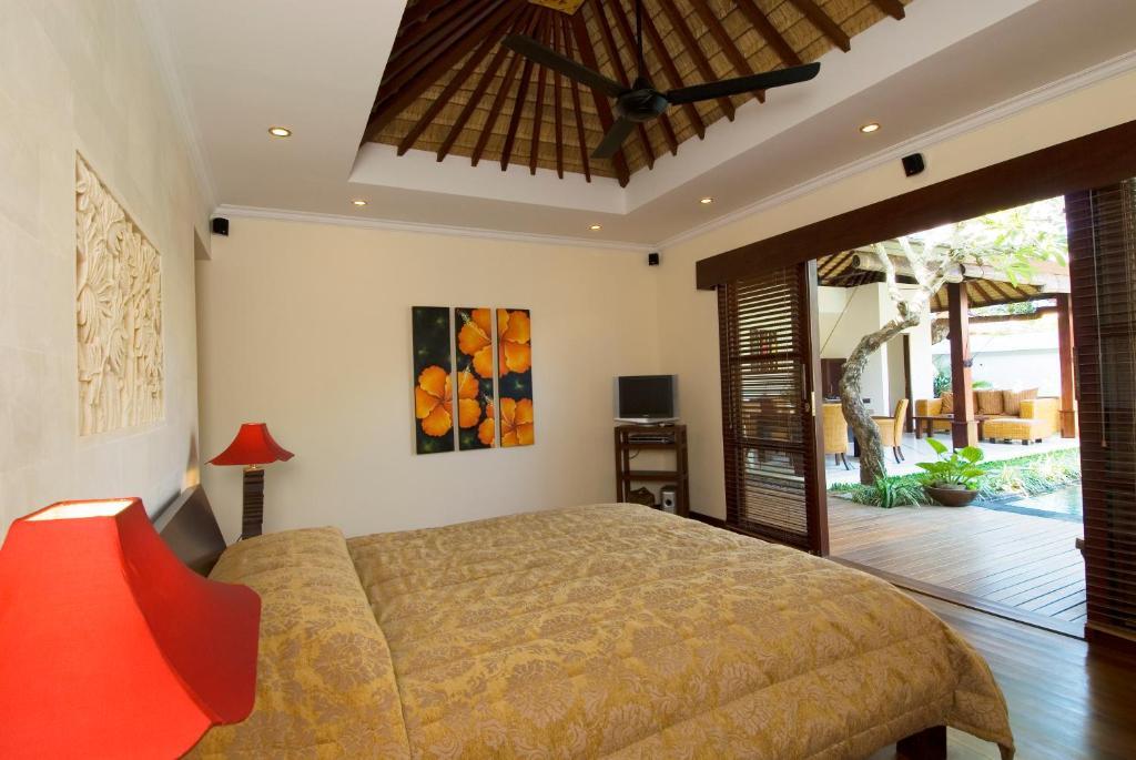 Ellora Villa Sanur Rum bild