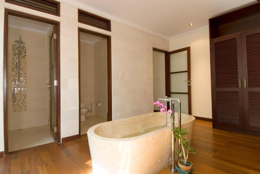 Ellora Villa Sanur Rum bild
