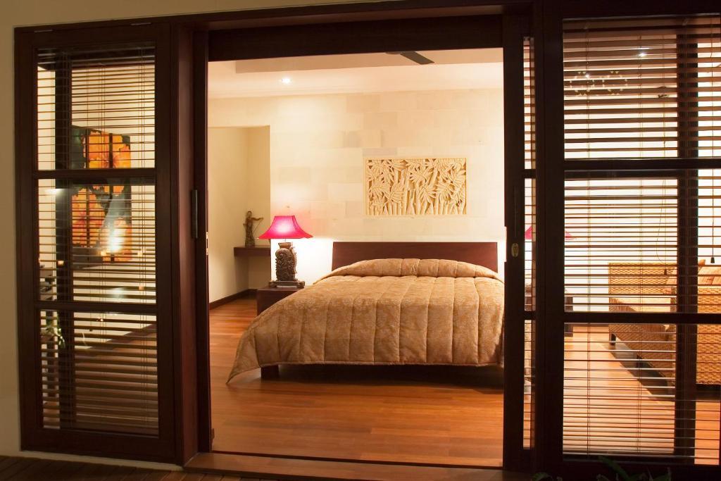 Ellora Villa Sanur Rum bild