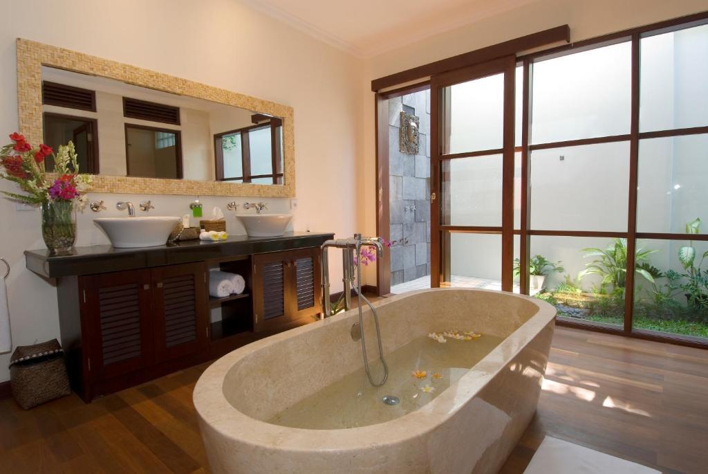 Ellora Villa Sanur Rum bild