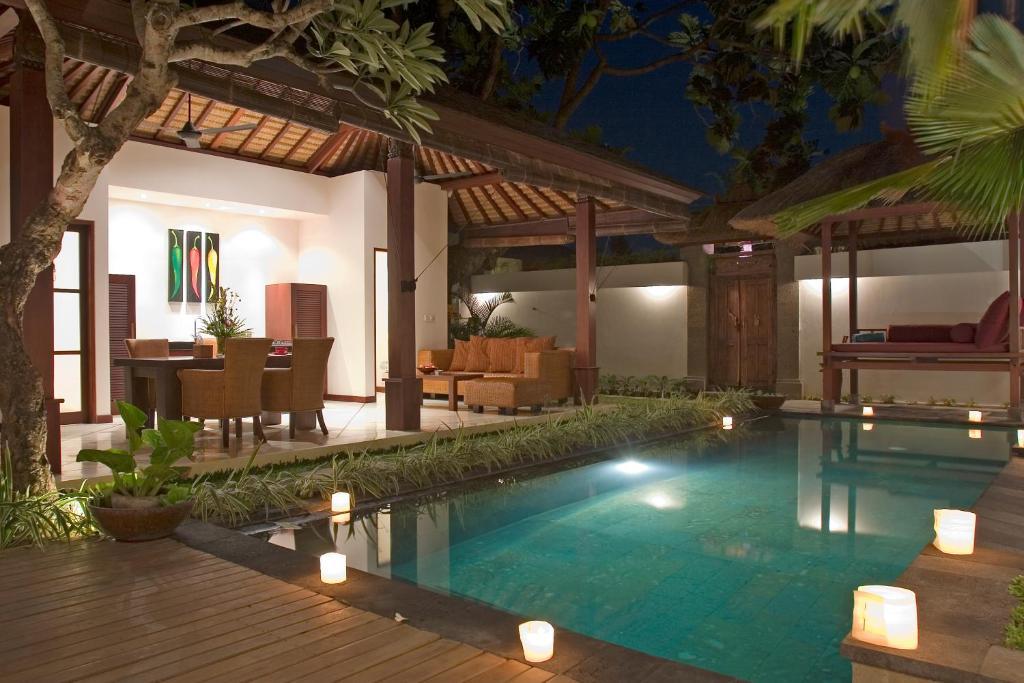 Ellora Villa Sanur Rum bild